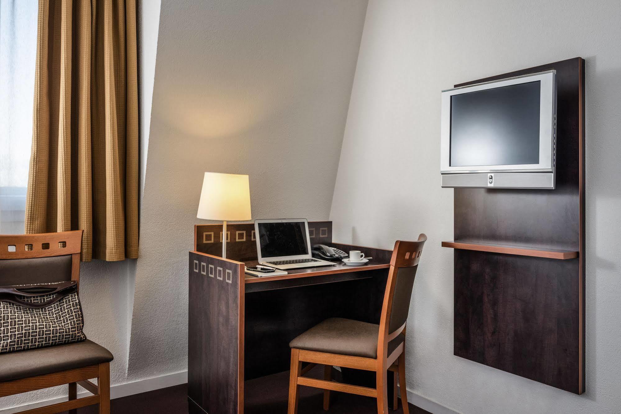 Aparthotel Adagio Access Paris Porte De Charenton Exterior foto